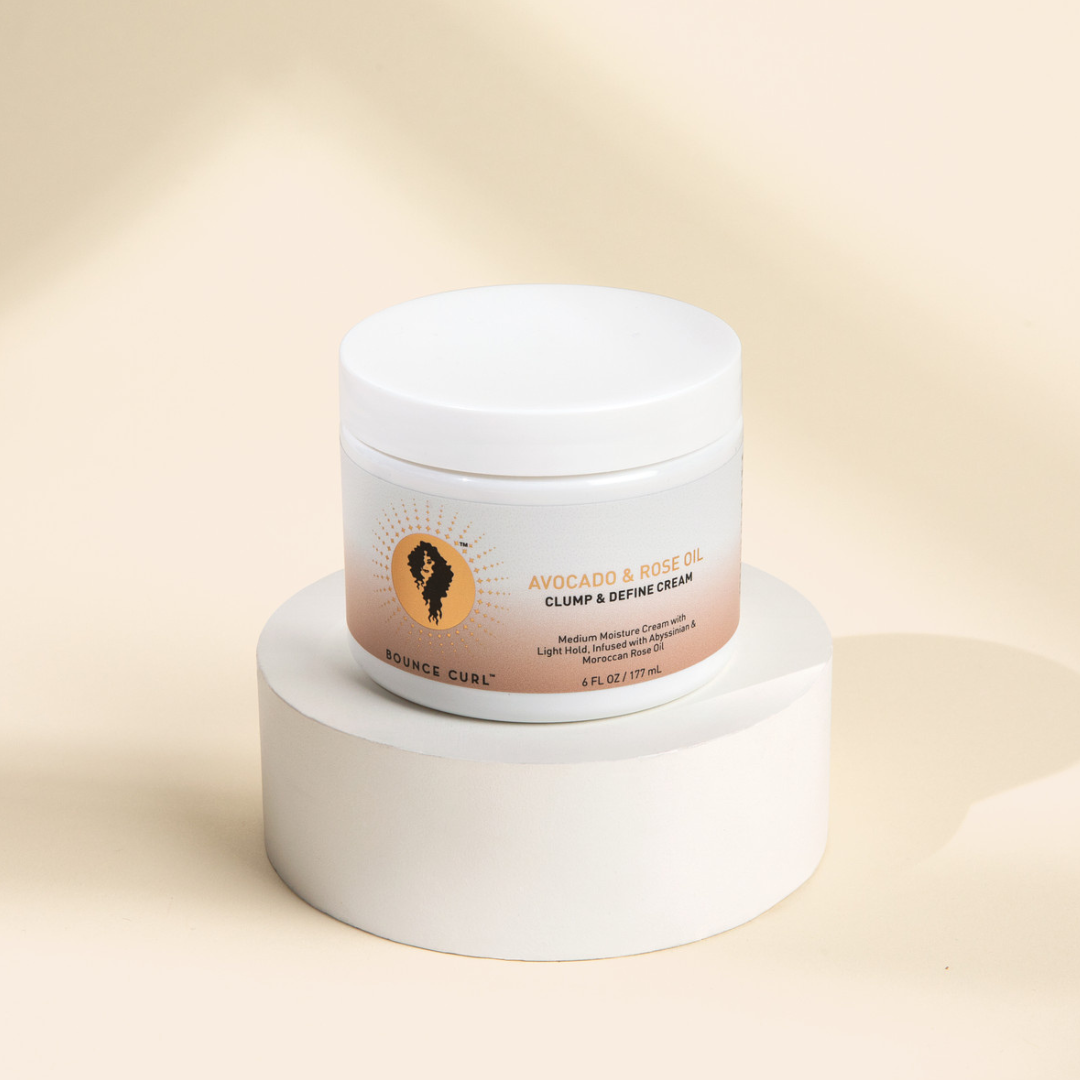 Crème agglomérante et définie à l'huile d'avocat et de rose